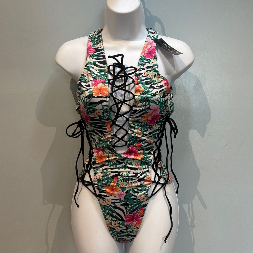 Yandy Zebra Floral Tropical Print Onepiece Swimsuit Medium New with Tags